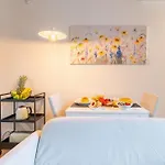 Plaza By Hostwise Apartment
