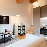 Plaza By Hostwise Apartment *