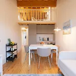Plaza By Hostwise Apartment