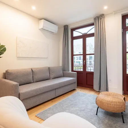 Hostwise - Modern & Stylish Building