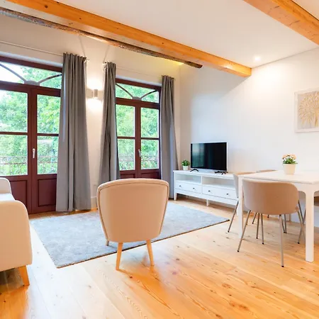 Plaza By Hostwise Apartment *