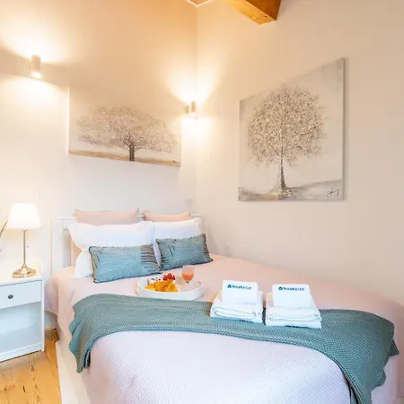 Apartment Plaza By Hostwise Guimarães